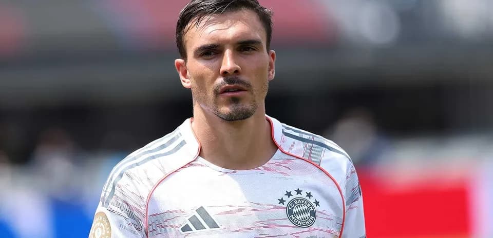 Player wearing Bayern Munich jersey on the field