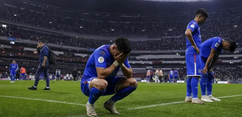 Cruz Azul players reacting after a match loss