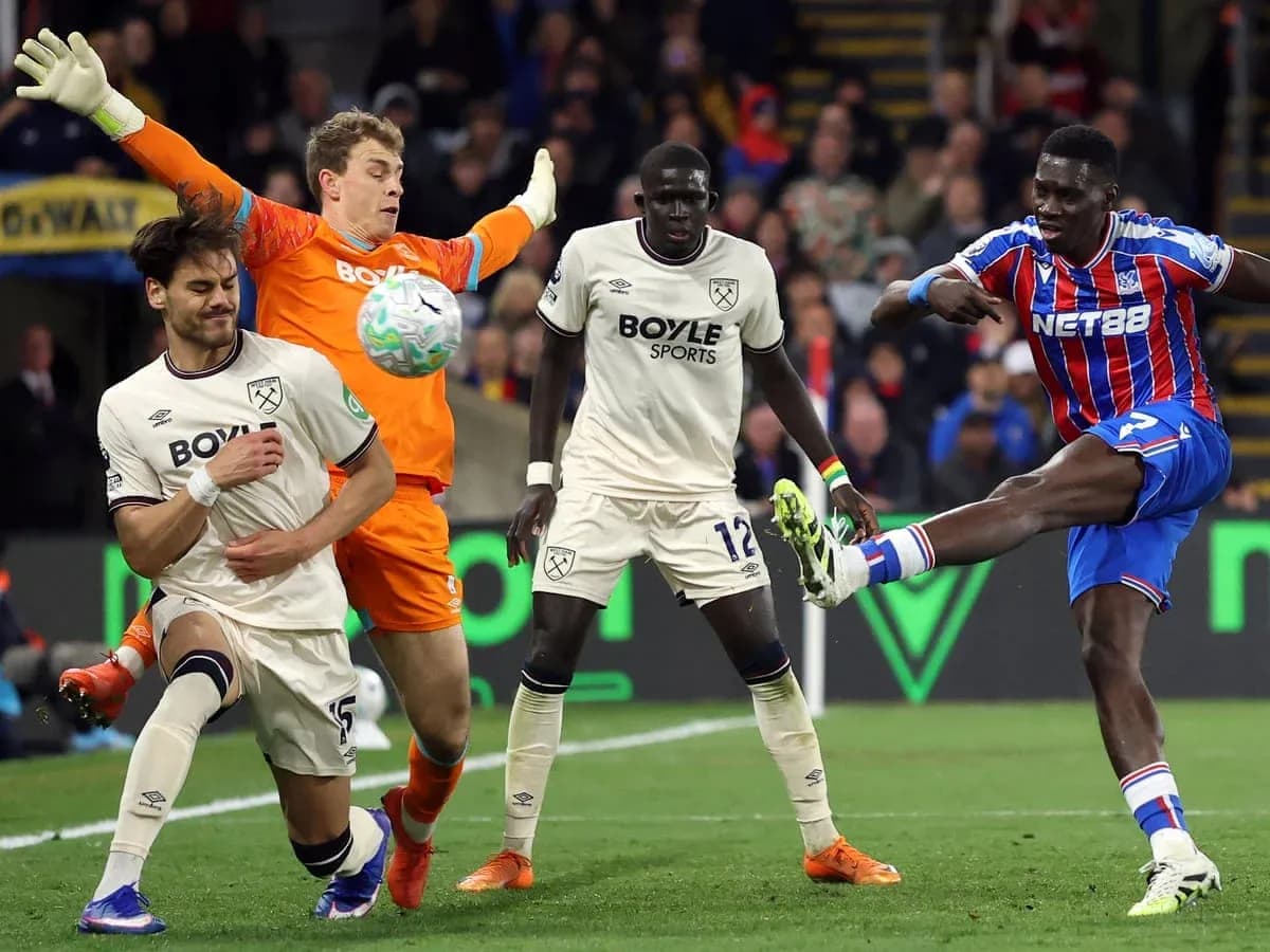 Crystal Palace player kicking the ball against West Ham