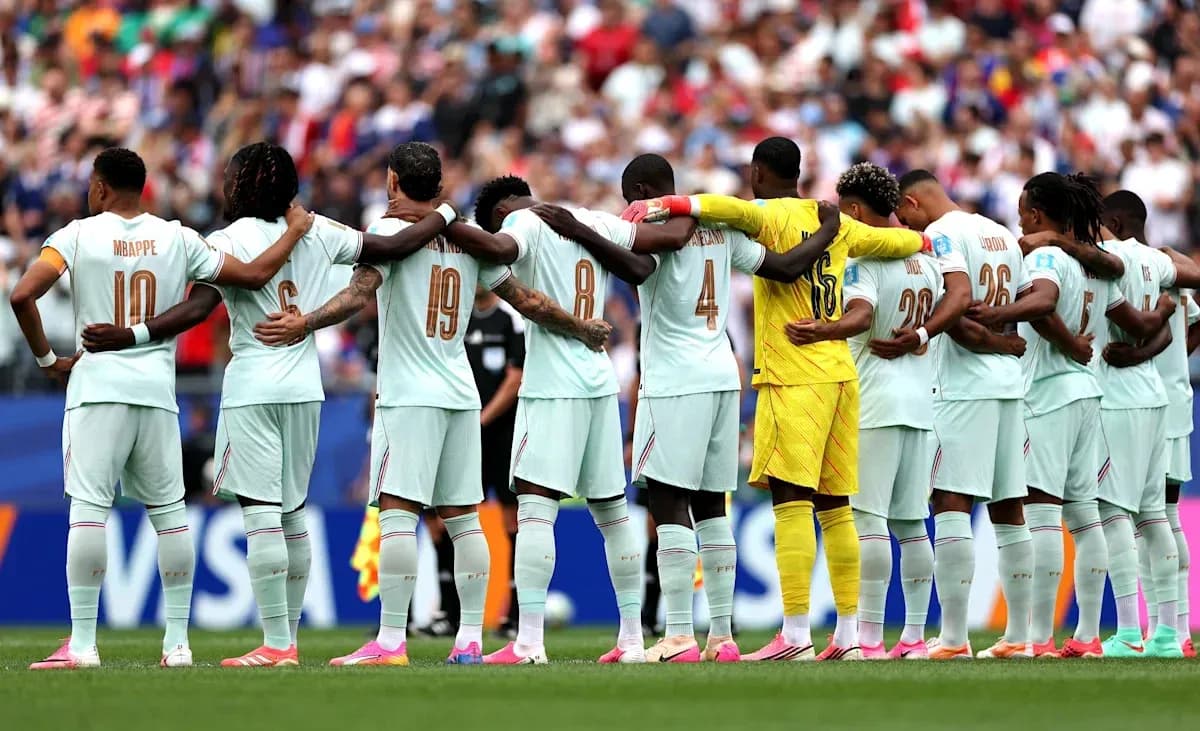 Team standing together in unity before match
