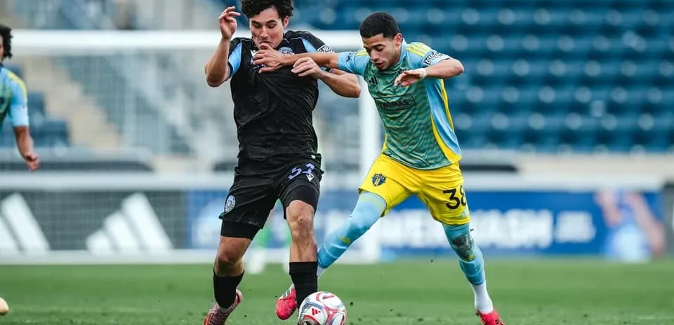 Connecticut FC player challenges Columbus Crew II opponent