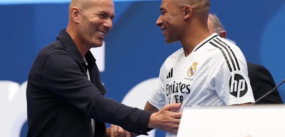 Zinedine Zidane and Kylian Mbappé at signing event