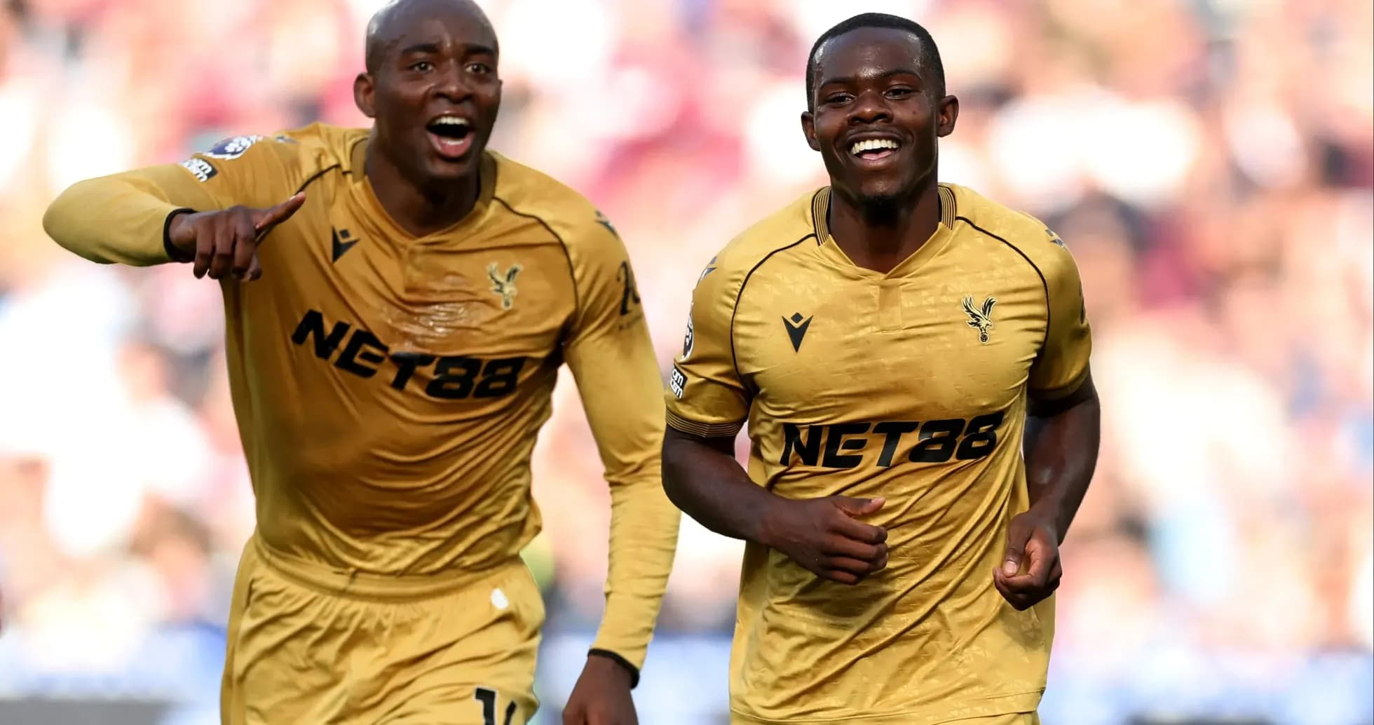 Crystal Palace players celebrating a goal