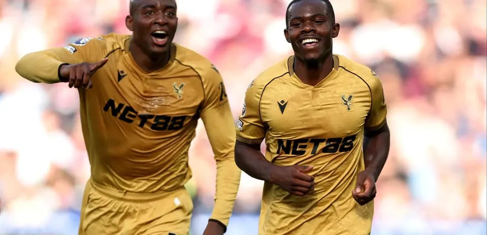 Crystal Palace players celebrating a goal