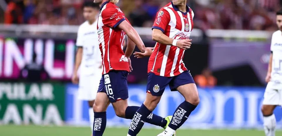 Guadalajara Chivas players celebrating during match