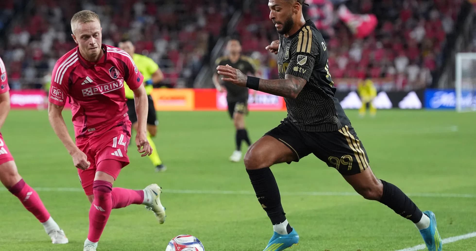 Los Angeles FC II player dribbling against St. Louis City II