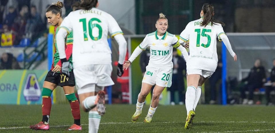 Roma women celebrating a goal against Genoa