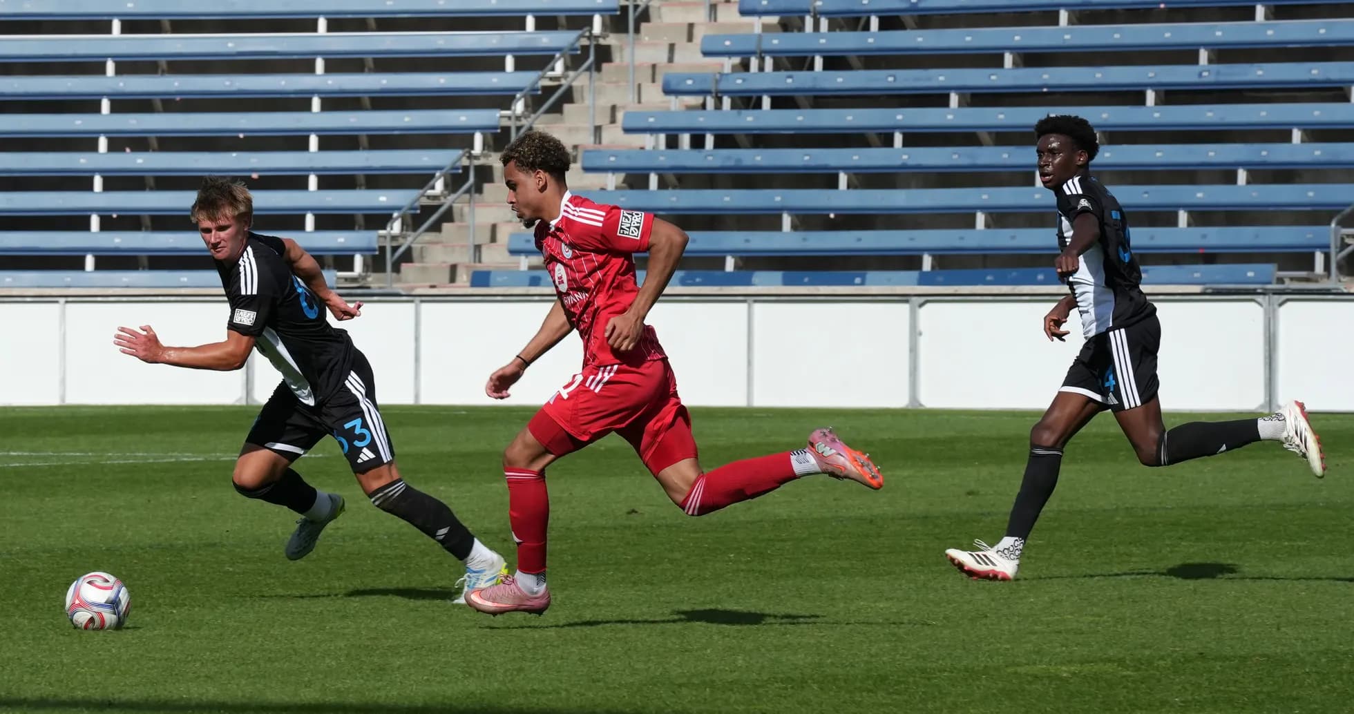 Players competing in Chicago Fire II match