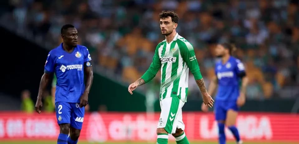 Real Betis and Getafe players on the field