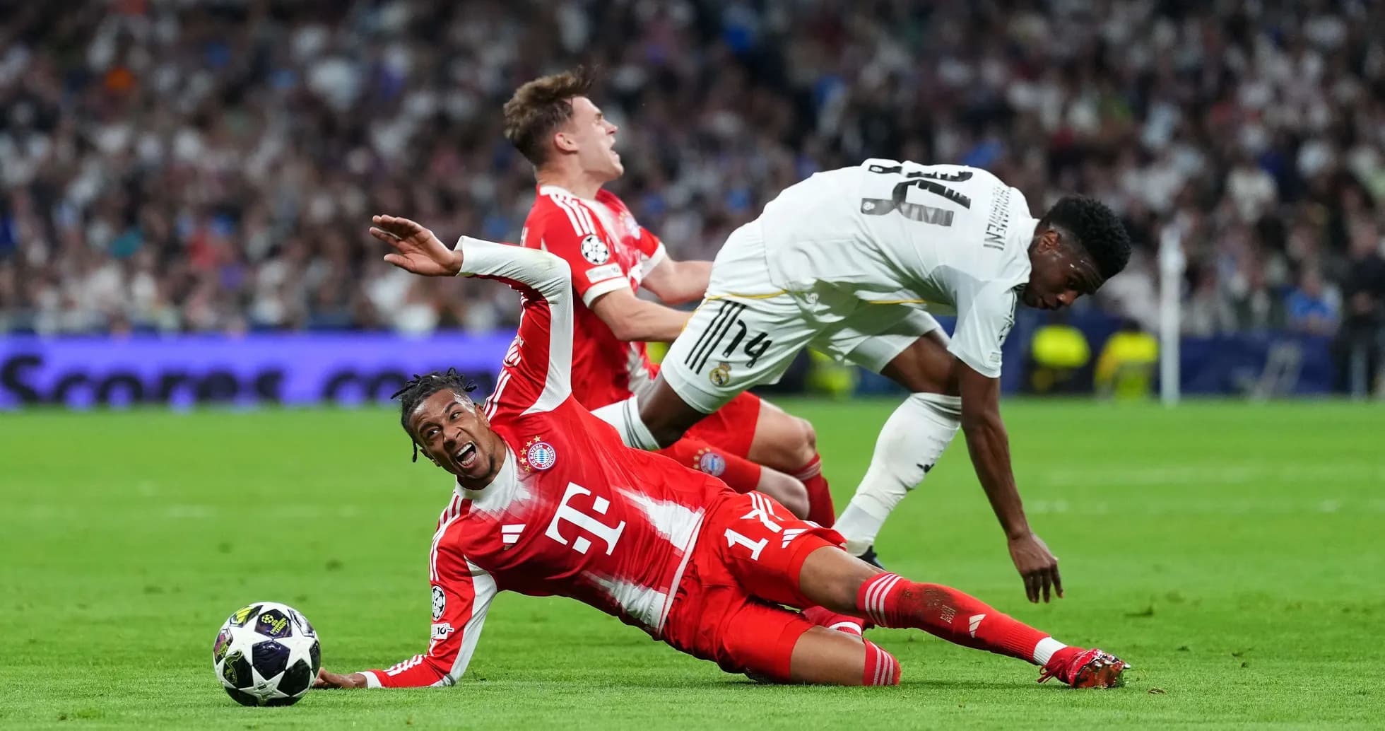 Bayern player falls during UEFA Champions League match