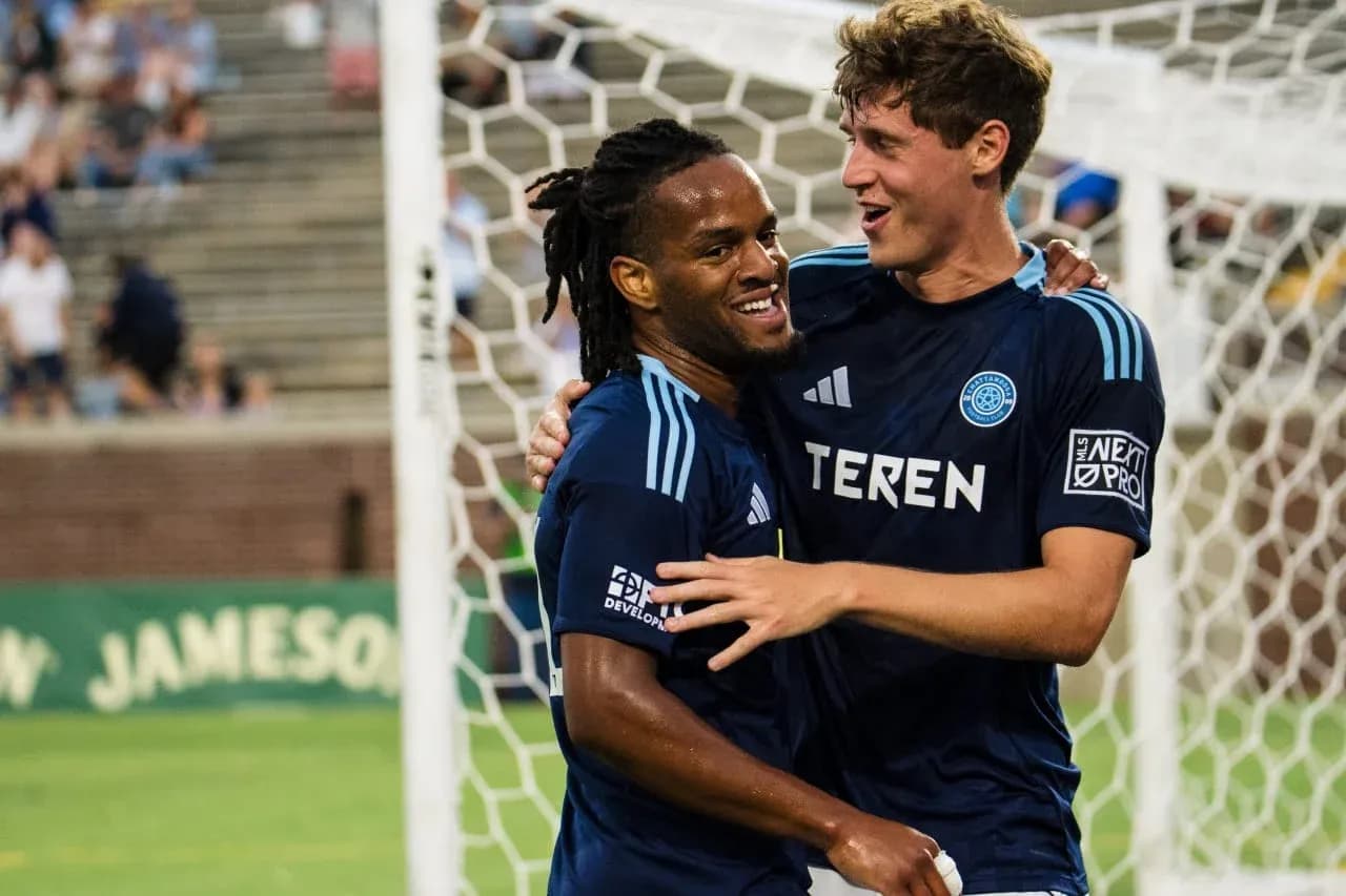 Players celebrating goal during Inter Miami II match