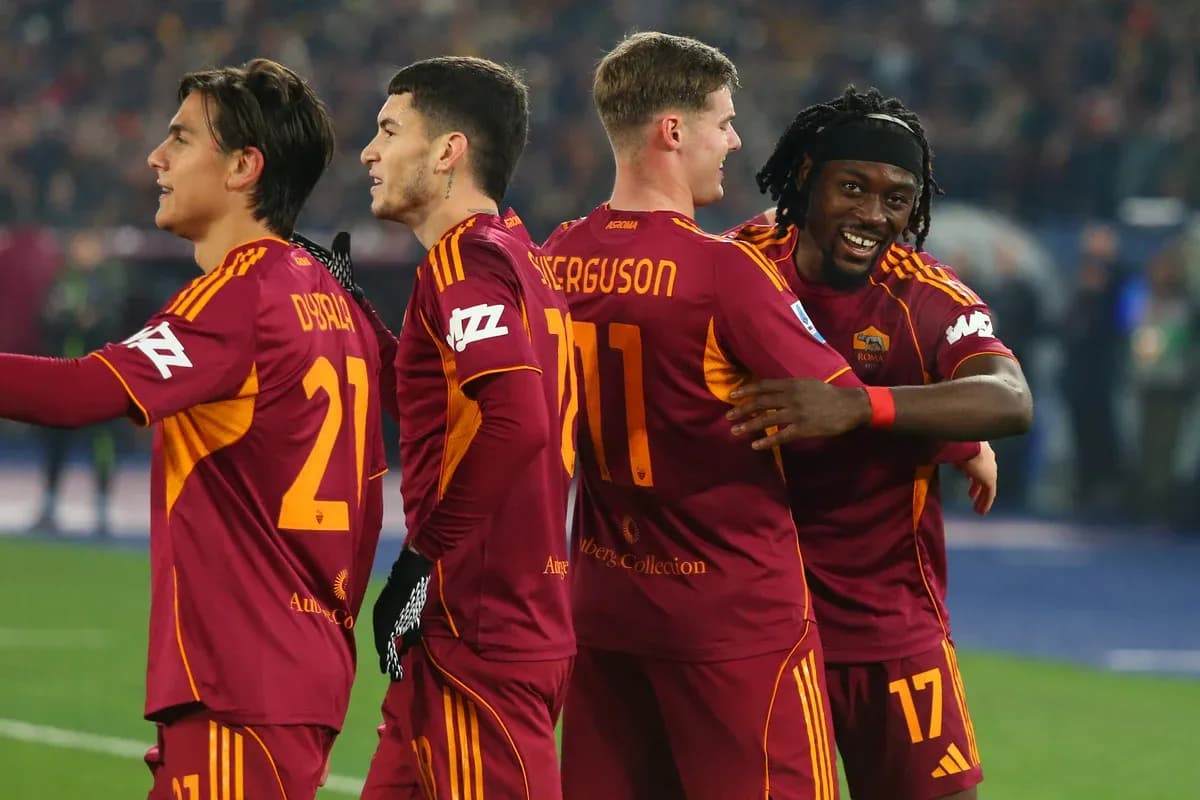 AS Roma players celebrating a goal