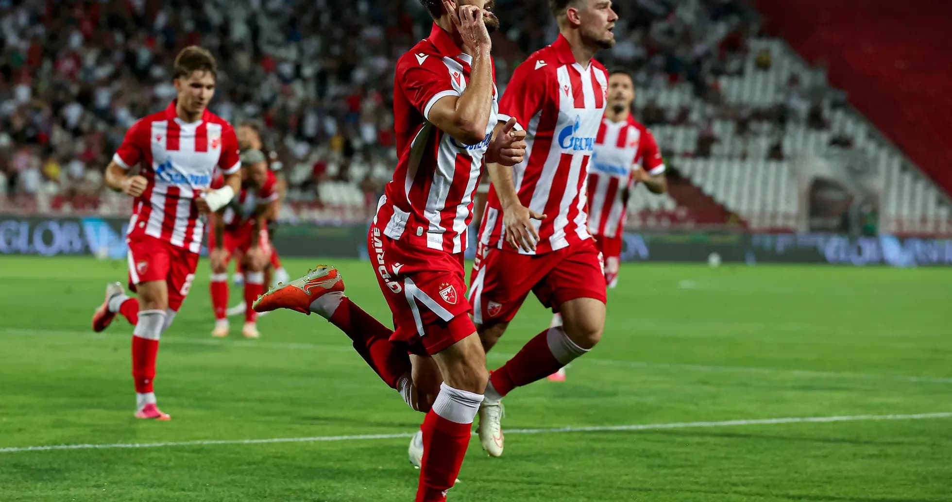 FK Crvena Zvezda players celebrating a goal