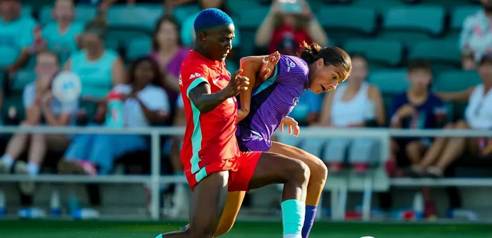 Kansas City player challenges Orlando Pride opponent