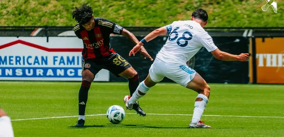 Atlanta United II player tackles New York City II opponent