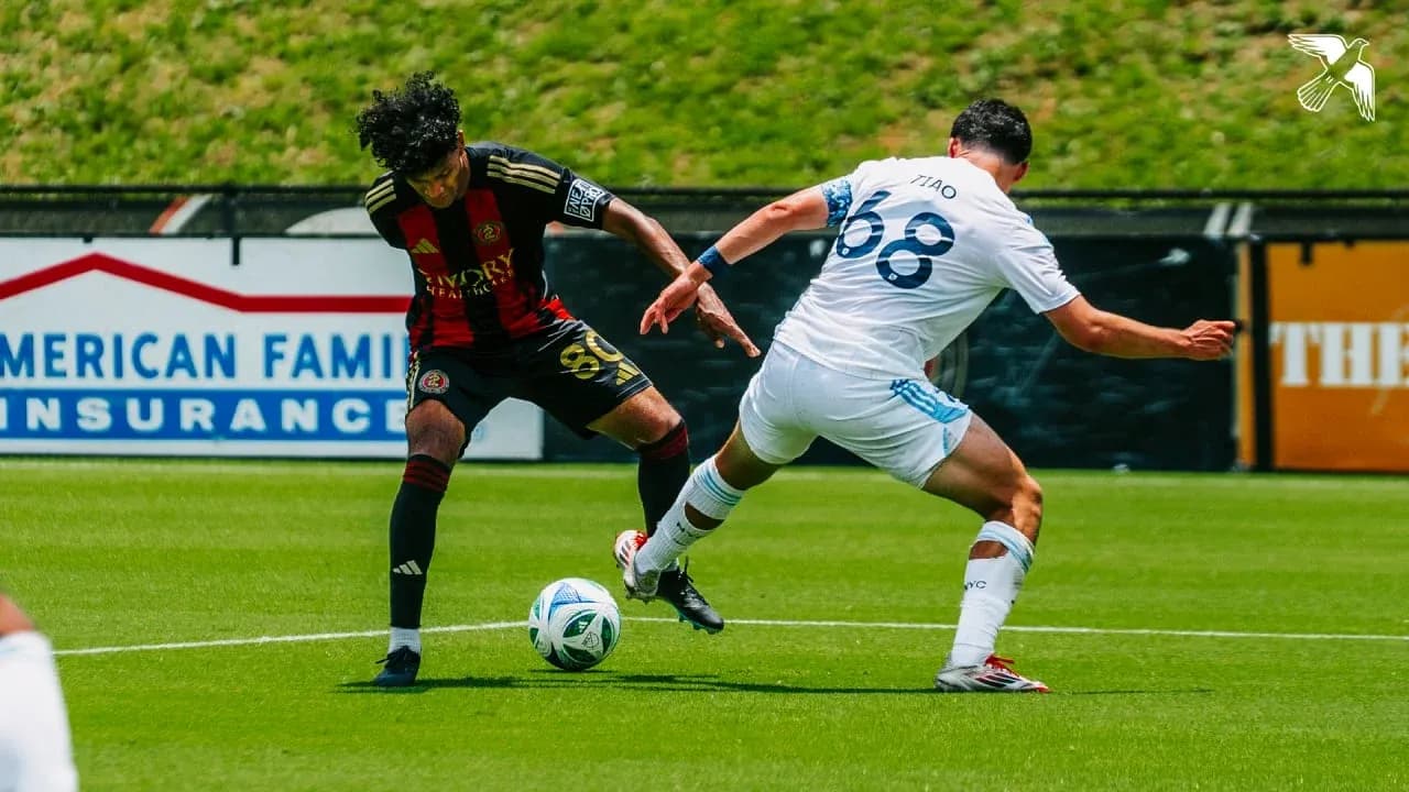 Atlanta United II player tackles New York City II opponent
