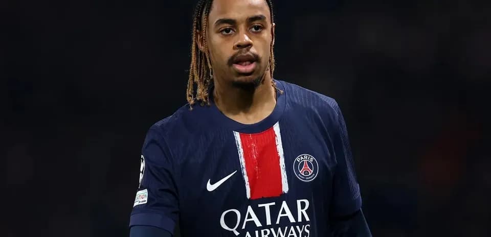 Player in PSG jersey during match action