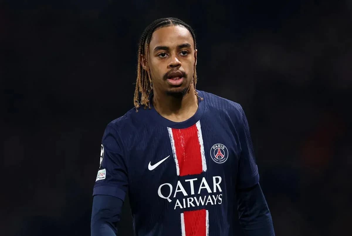 Player in PSG jersey during match action