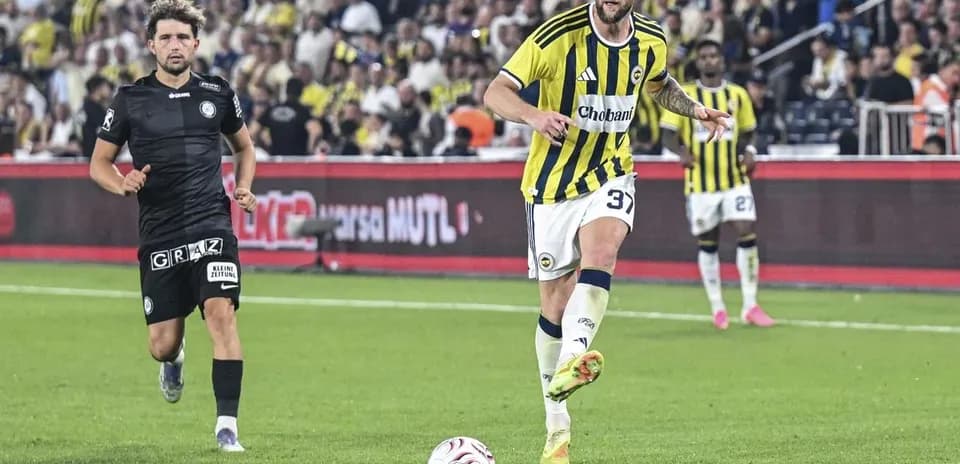 Fenerbahçe player dribbling the ball during match