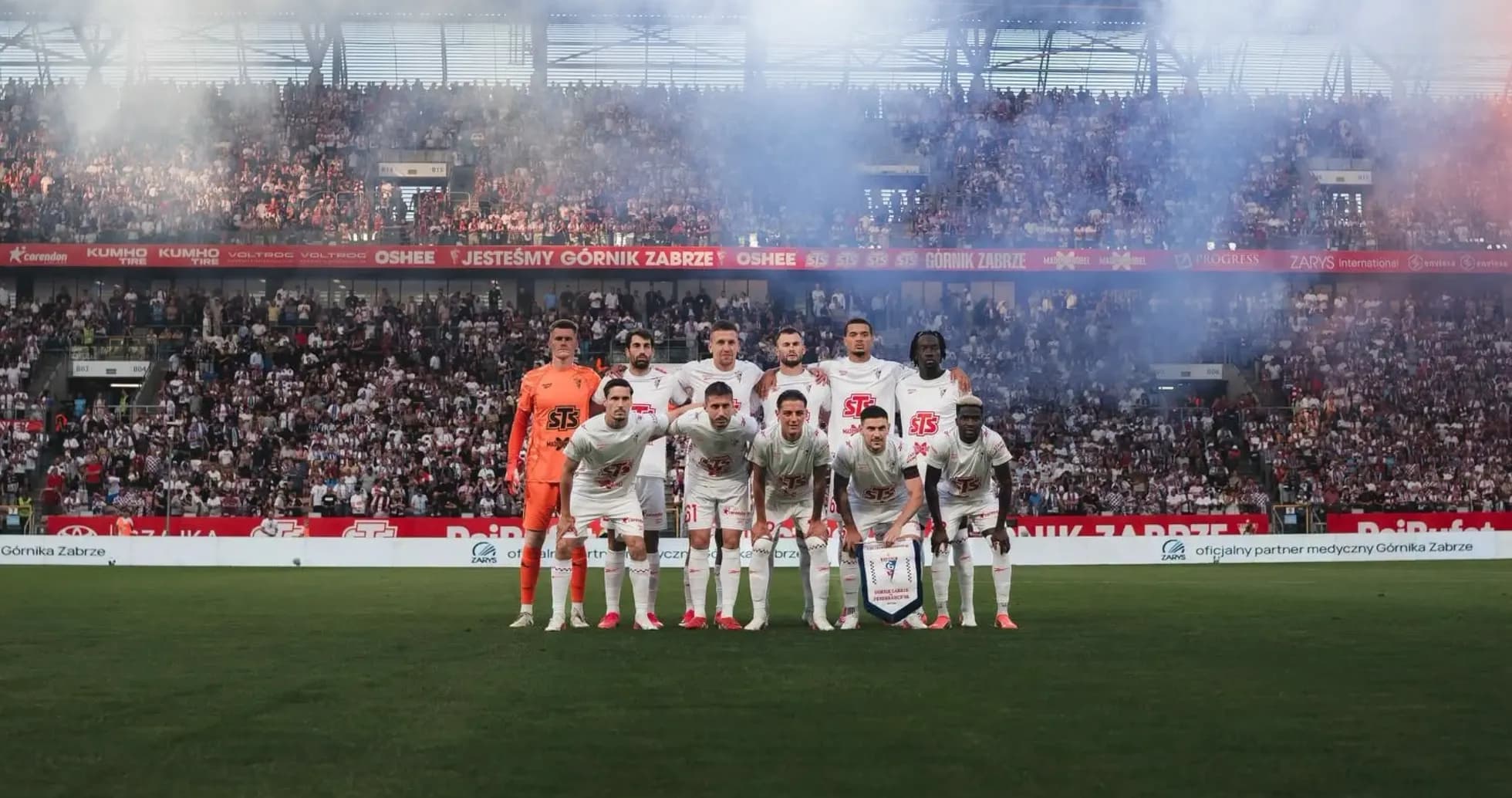 Gornik Zabrze team photo before match
