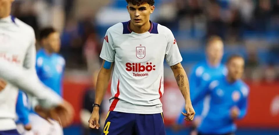 Player in Spain kit during training session
