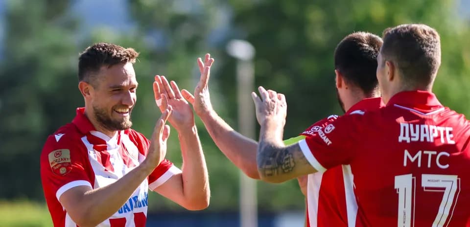 Crvena Zvezda players celebrating a goal