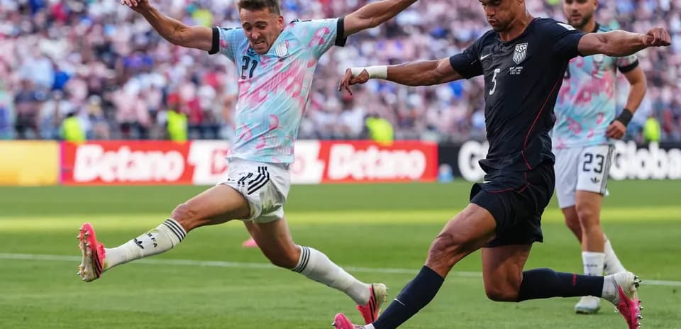 Player from USA taking a shot during match