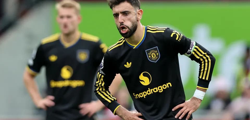 Bruno Fernandes reacting during Manchester United match