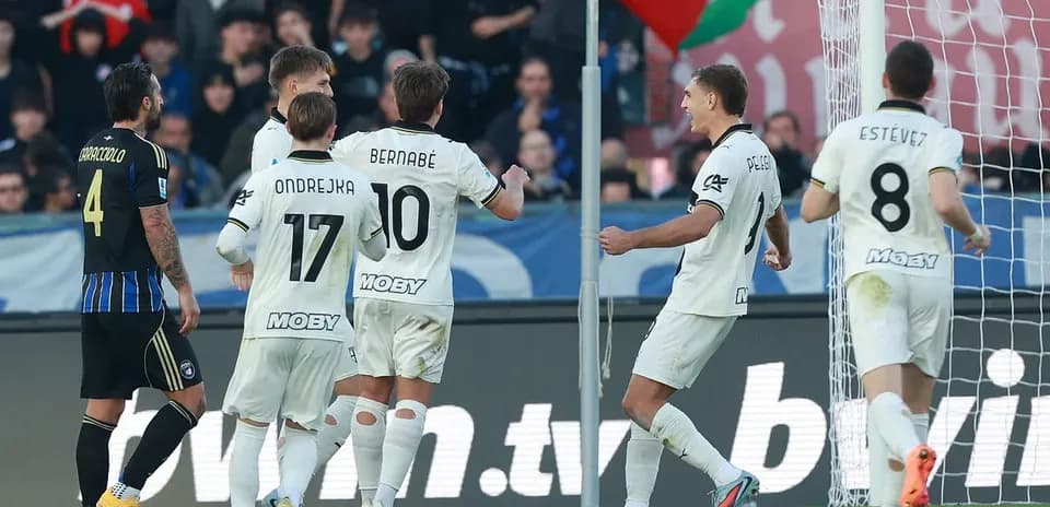 Players celebrating a goal during Parma vs Pisa