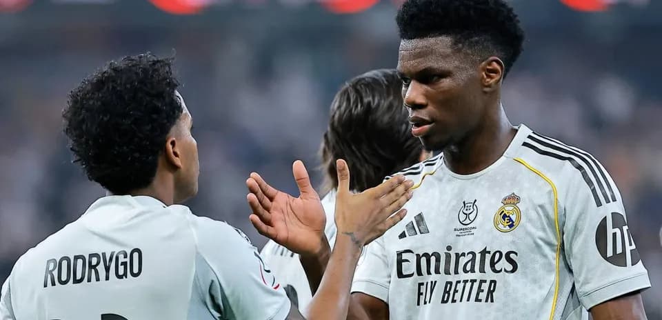Rodrygo and Aurelien Tchouameni discussing on the field