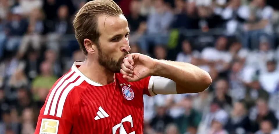 Player celebrating after scoring a goal for Bayern Munich