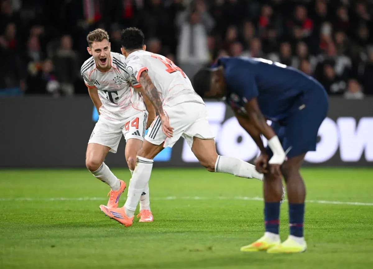 Bayern players celebrating goal against PSG