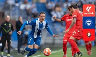 Deportivo Alaves player dribbling against Osasuna
