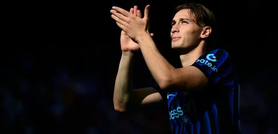 Player applauding fans during match presentation