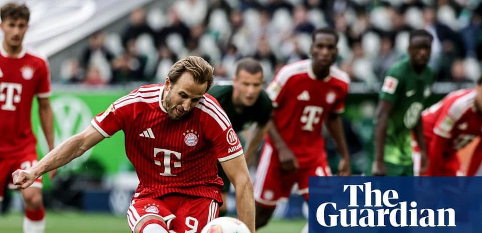 Player taking a penalty kick for Bayern Munich