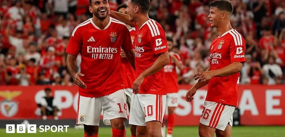 Benfica players celebrating a goal during match