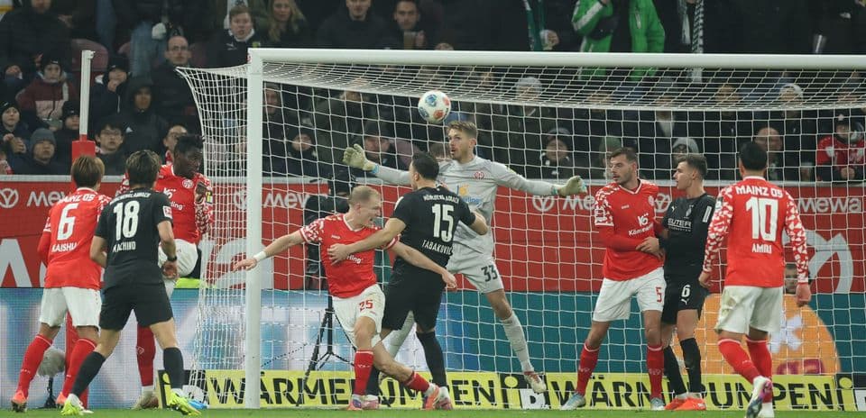 Borussia Mönchengladbach edges FSV Mainz 05 in Bundesliga clash.jpg