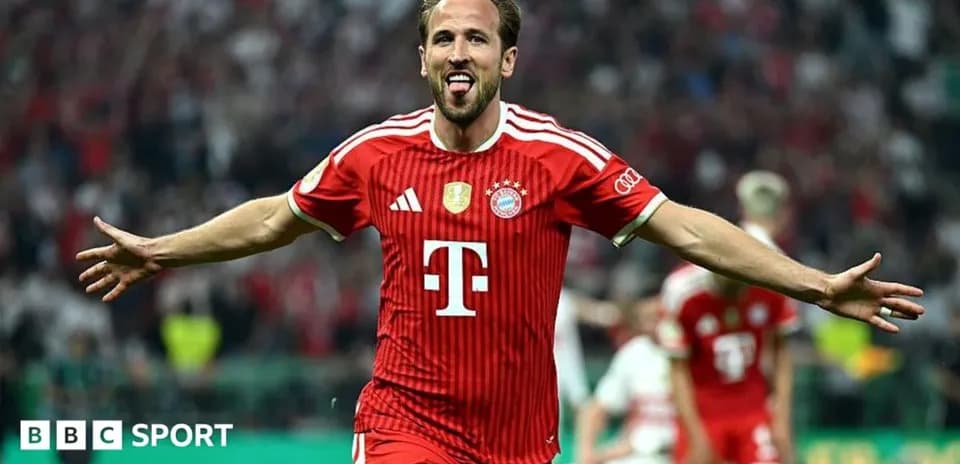 Player celebrating a goal in Bayern Munich jersey
