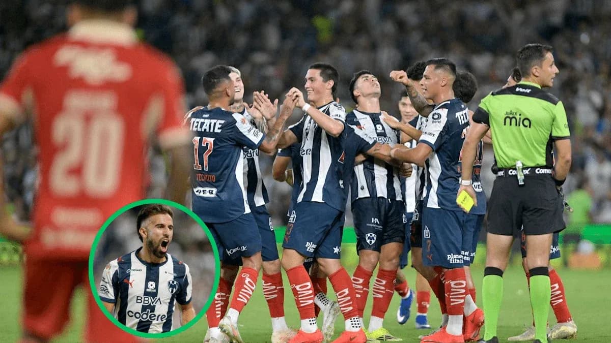 Monterrey players celebrating a goal during match