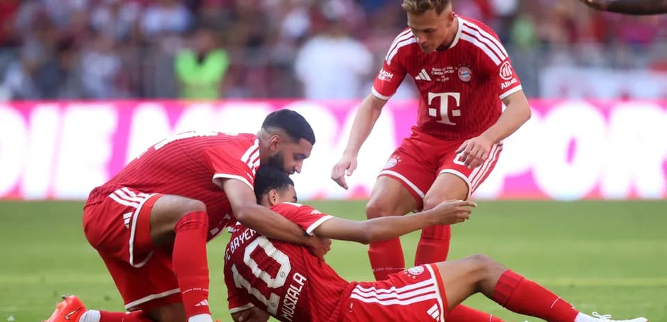 Bayern Munich players celebrating on the field