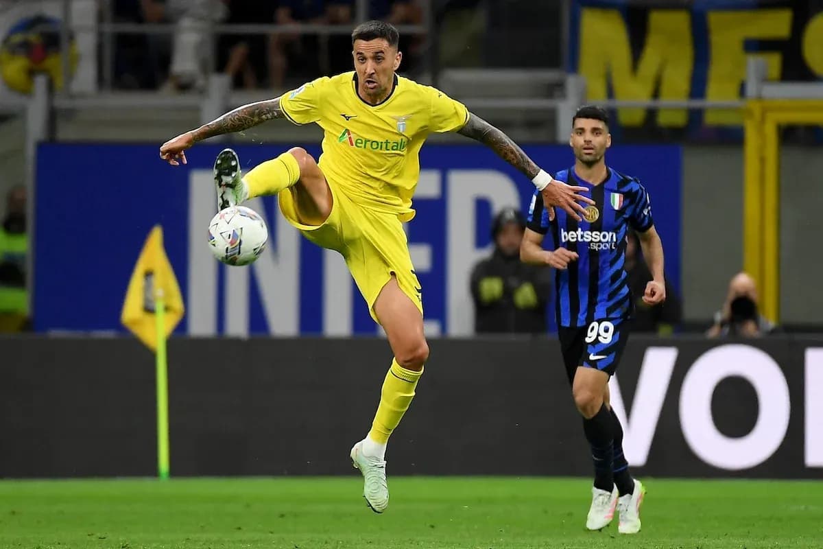 Lazio player controls the ball during match