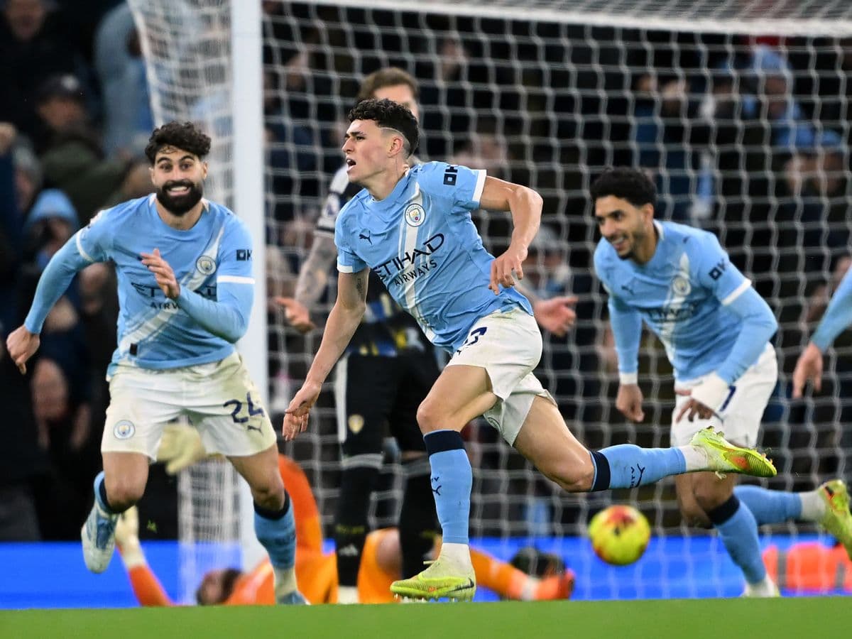 Manchester City's Possession Strategy Overcomes Leeds' Defensive Block