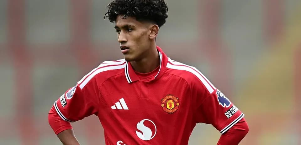 Player in Manchester United kit during match