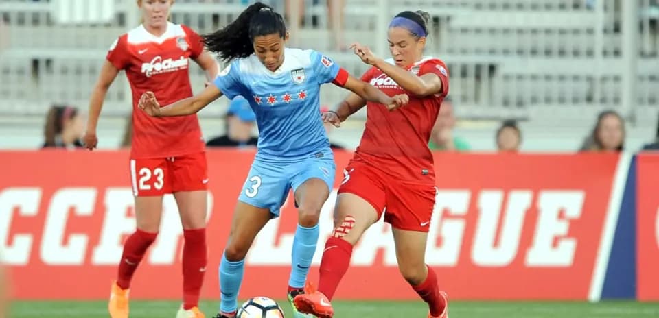 Players competing during Chicago Red Stars match