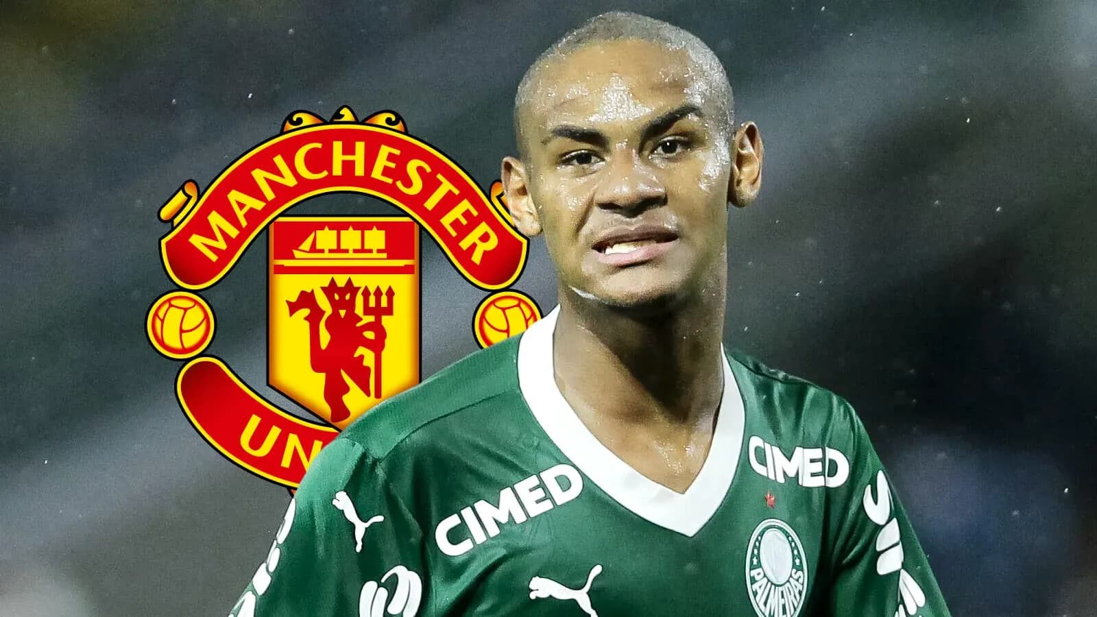 Player in Palmeiras kit with Manchester United logo