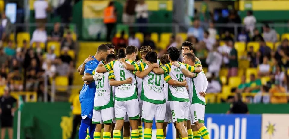 Tampa Bay Rowdies players in huddle before match