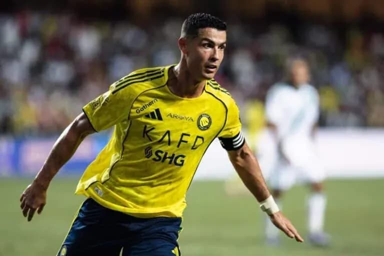 Cristiano Ronaldo in yellow jersey during match