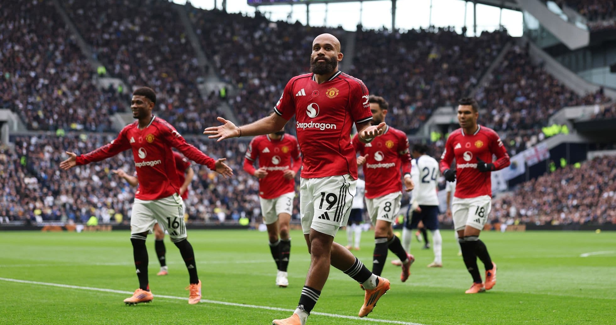 Manchester United vs Tottenham: Premier League Clash at Old Trafford.jpg