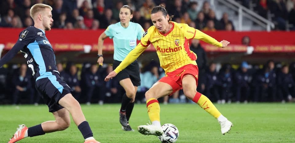 Football illustration used for match coverage - fyg3g34e.jpg