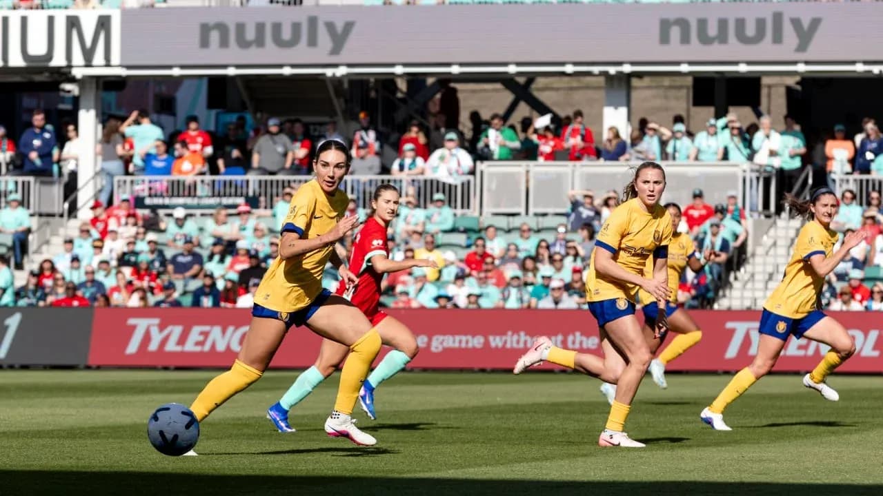 Players in action during Seattle Reign FC match